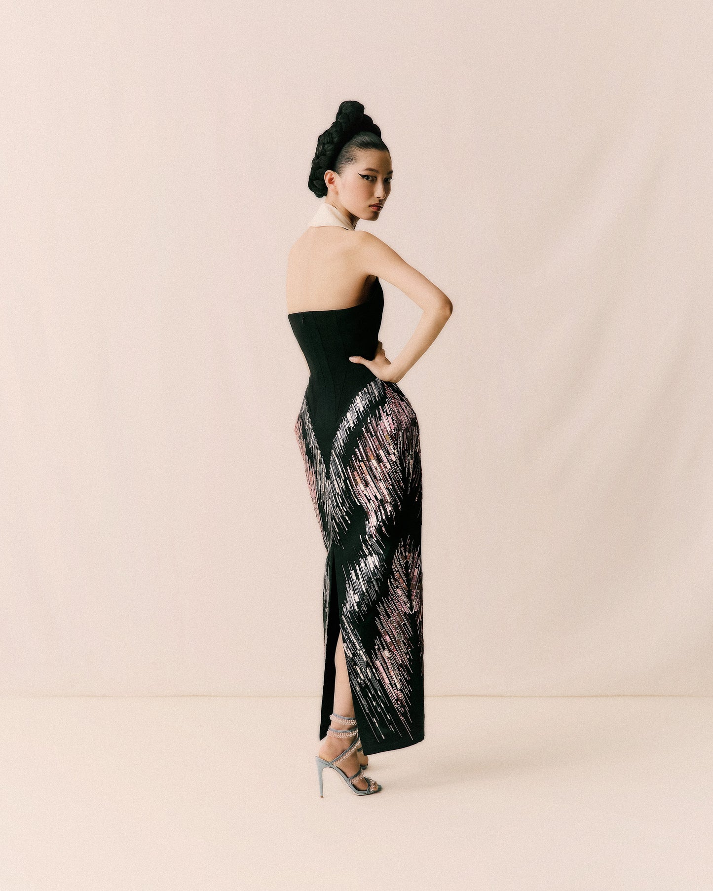 Look 16