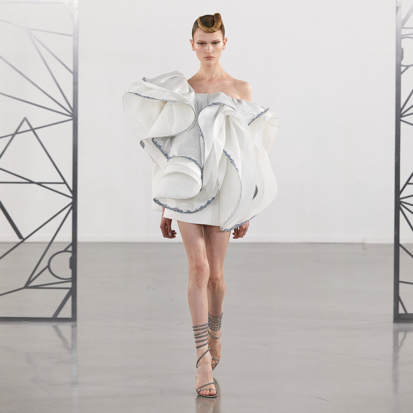 Look 3 ◊ Milky