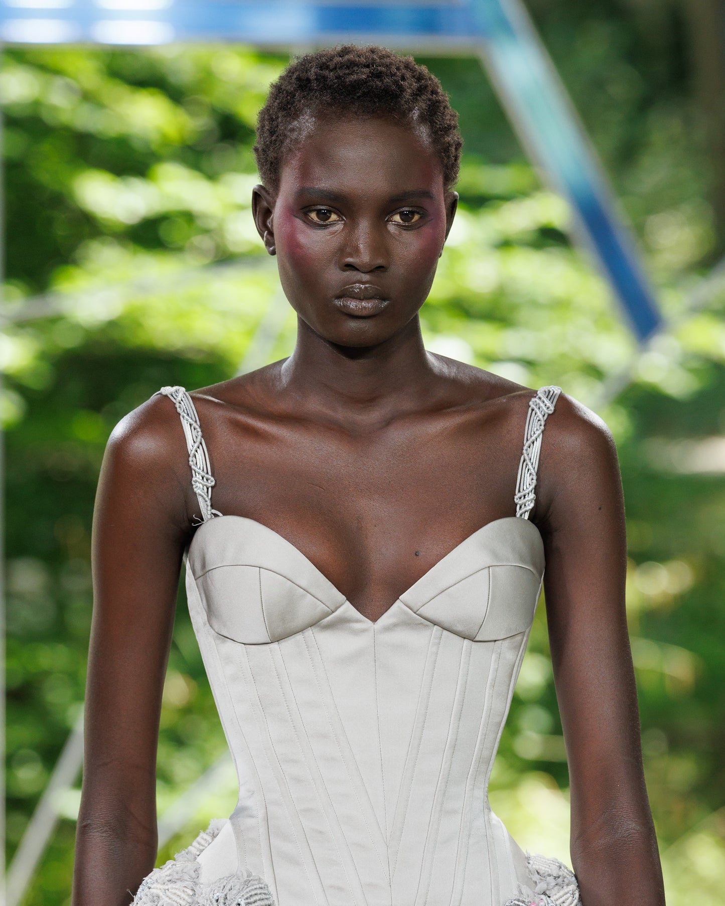 Look 10