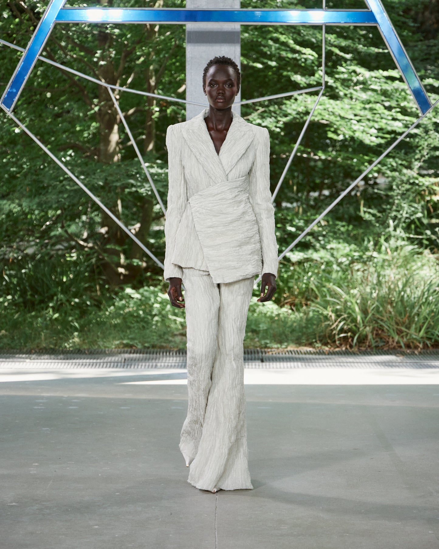 Look 3