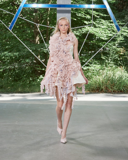 Look 16